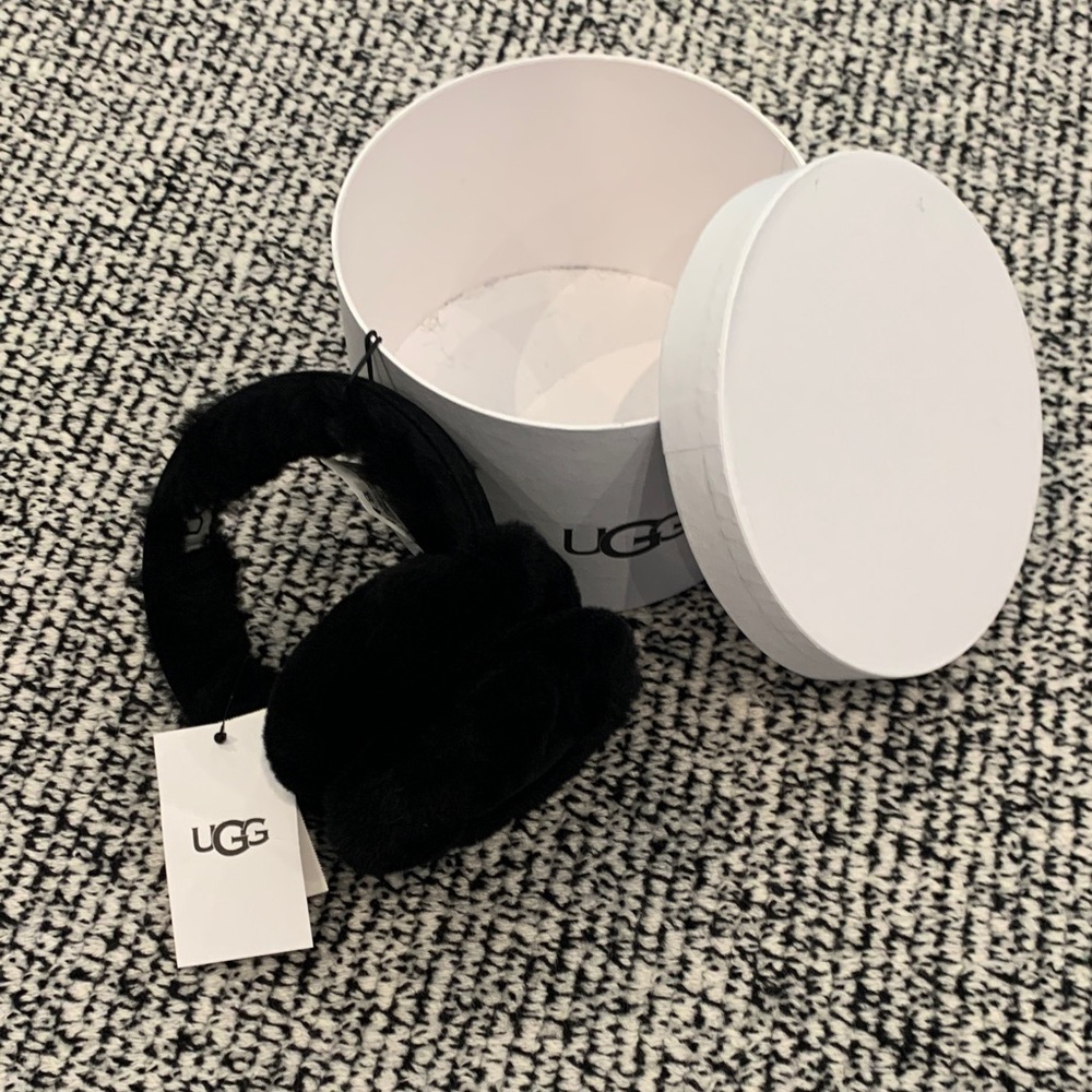 NWT UGG Black Plush Faux Fur Earmuffs